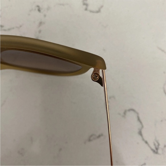 Ray-Ban Matte Olive Green Frame Brown Gradient Lens Sunglasses main image 6